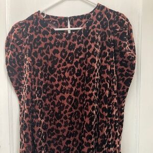 anthropologie dolan Charley top cheetah print velveteen medium Long sleeve